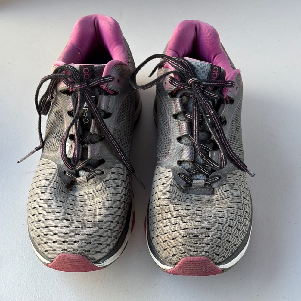 Abeo Women's Gray and Purple Athletic Shoes